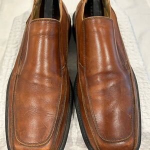 Dockers Brown Leather Slip-On Loafers with Square-Toe Design
